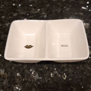 Rae Dunn "MUAH" "LIPS" Collection Tray / Dish NWT